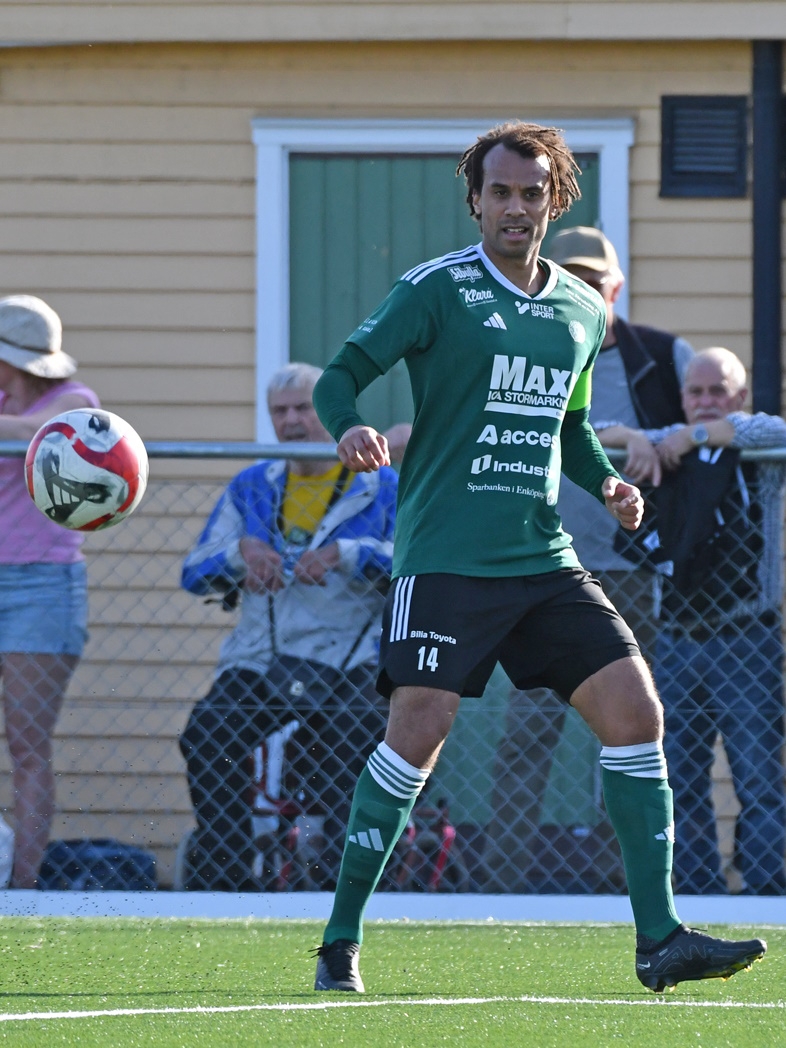 Fyra mål i solskenet