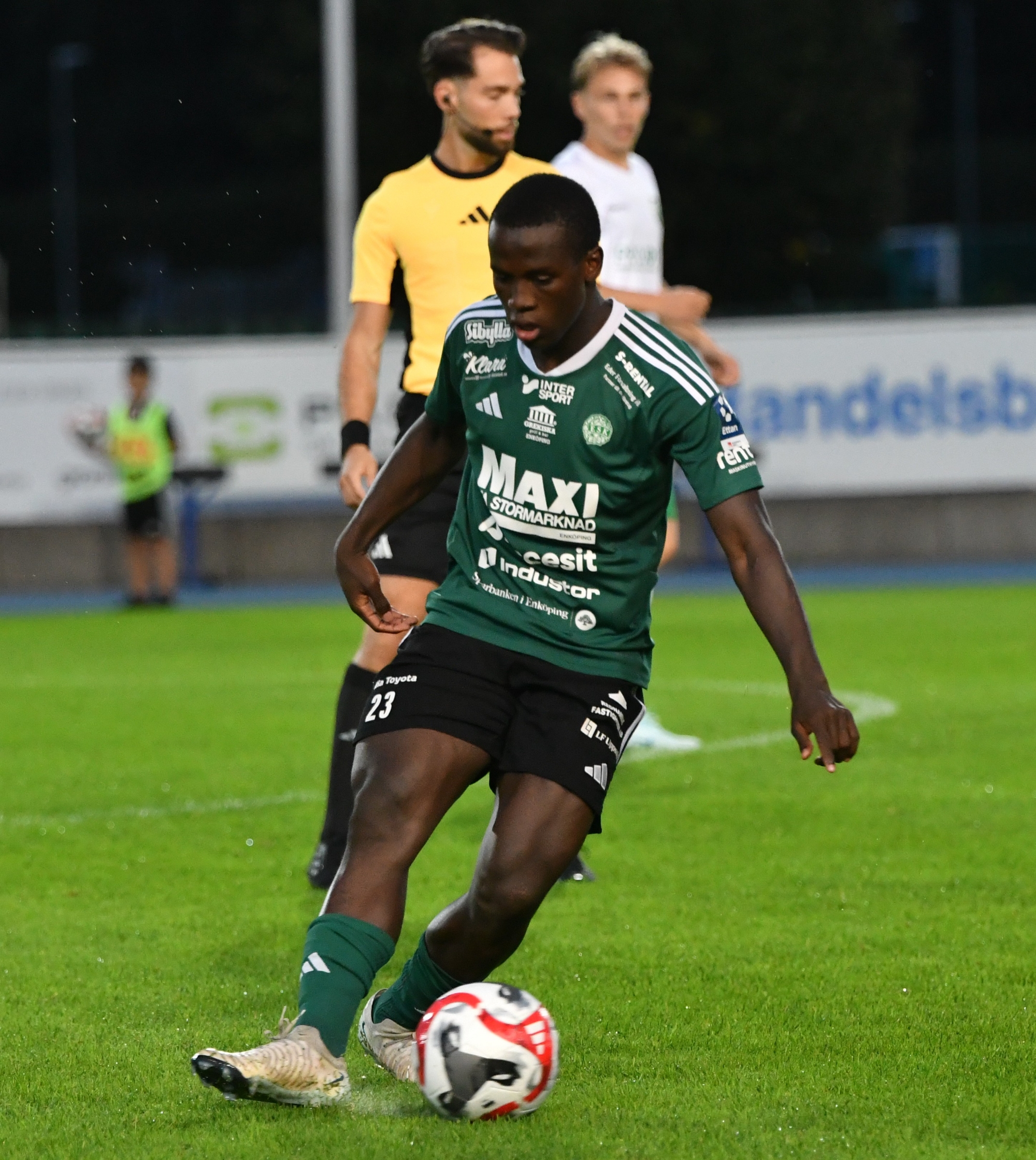 ESK höll undan – tog tre blytunga poäng i Umeå