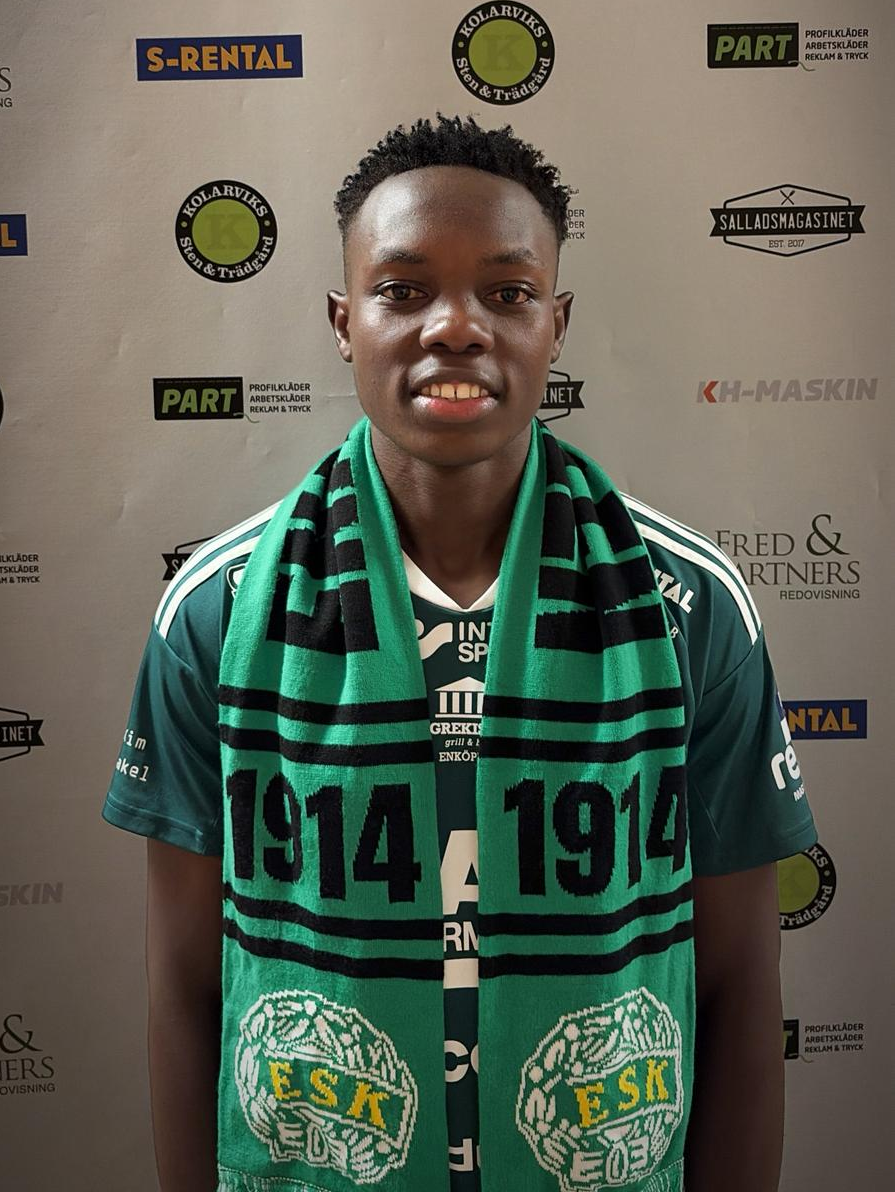ESK värvar kenyansk mittfältstalang!