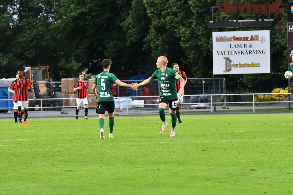 Hård kamp, delad poäng