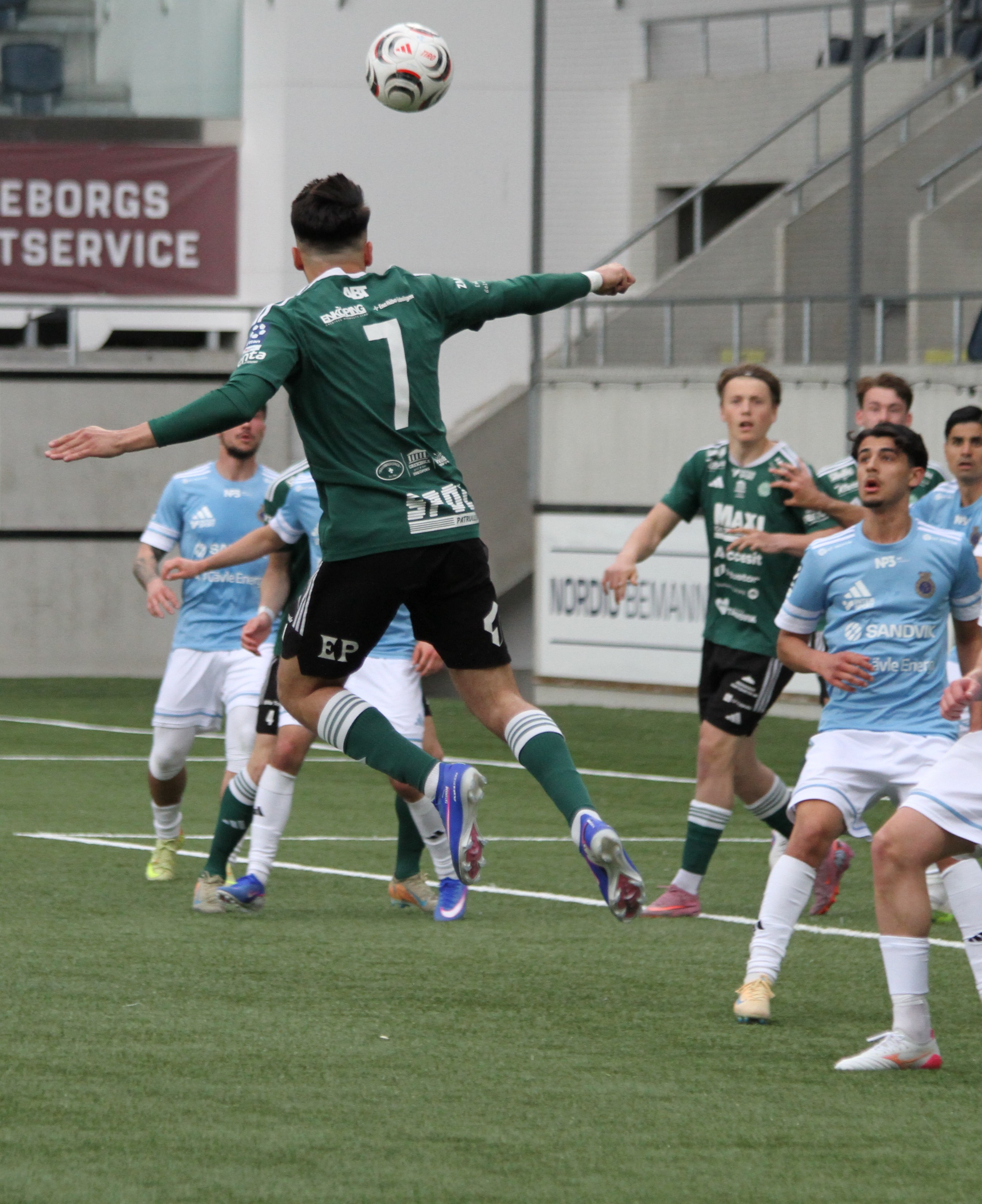 Revanschläge på Enavallen